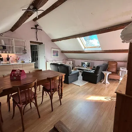 La Maison Du Bonheur - Gite Rulina - Corancy Esterno foto